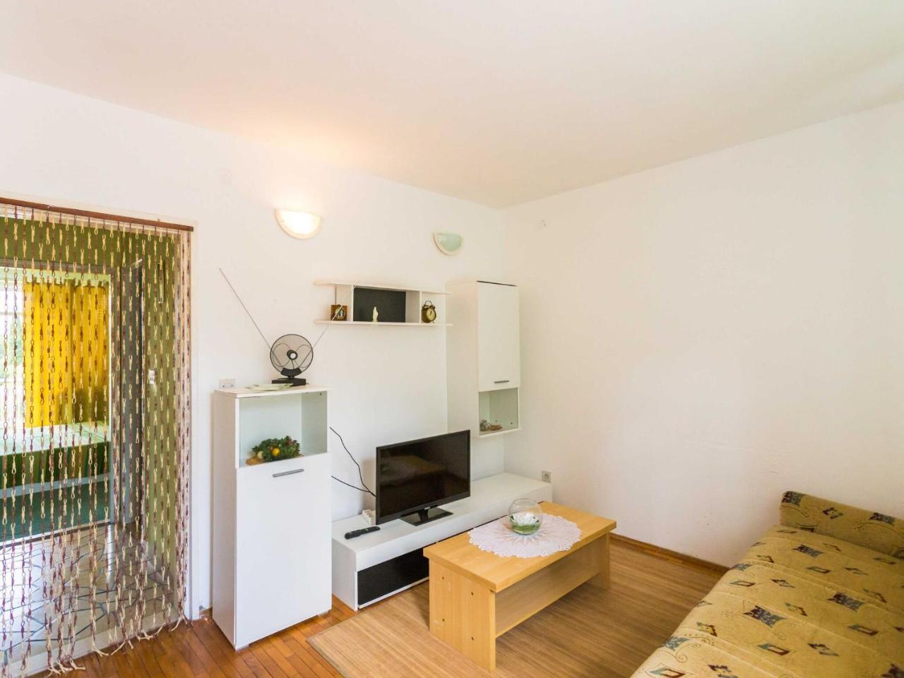 Apartments Sany One Bedroom Apartment With Balcony & Sea View