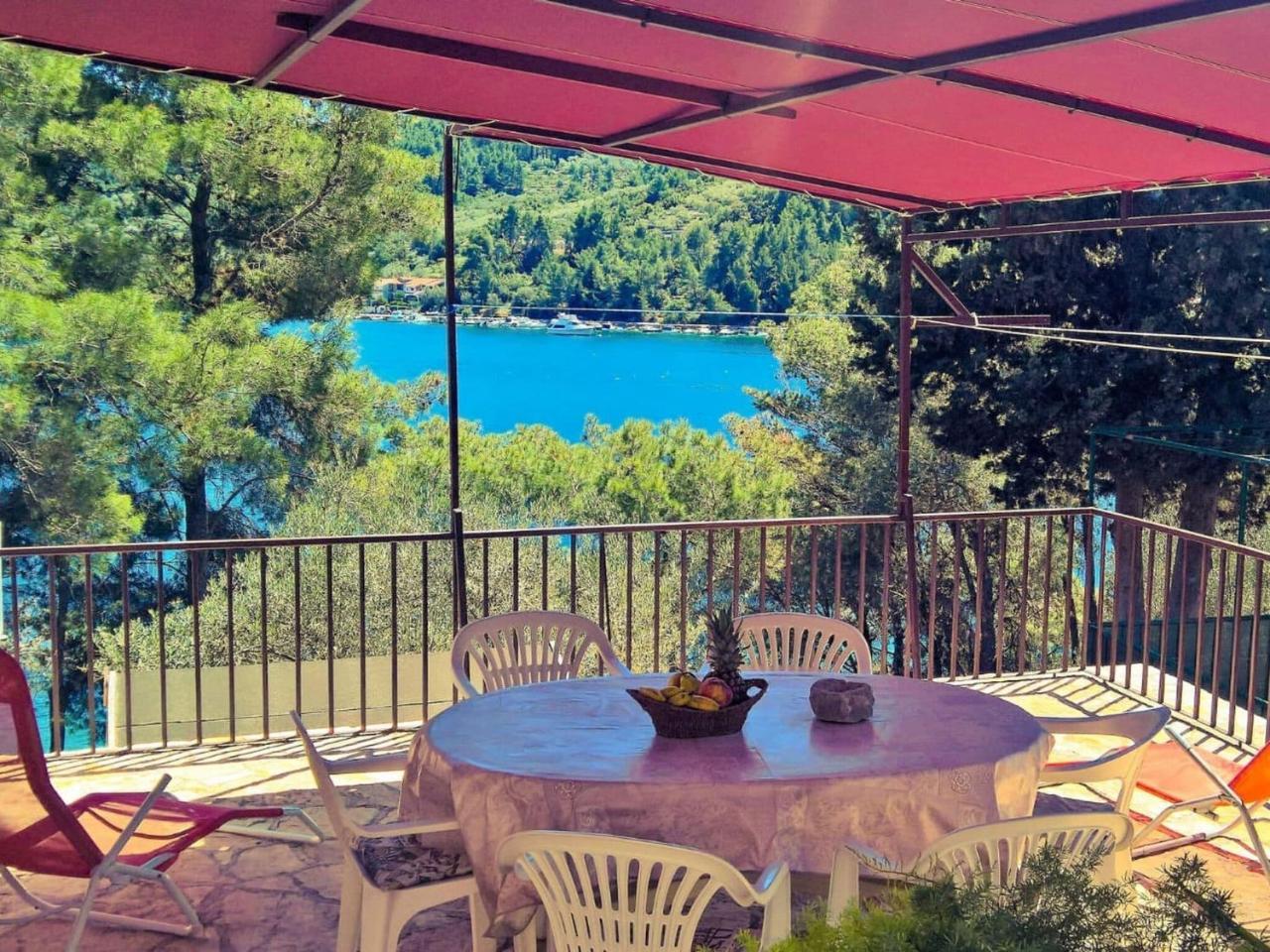 Seafront Apartment Dana Two Bedroom Apartment With Terrace & Sea View