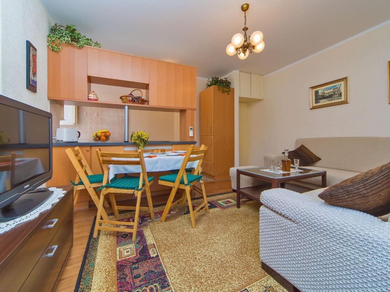 Apartment Maru Two Bedroom Apartment With City View A4