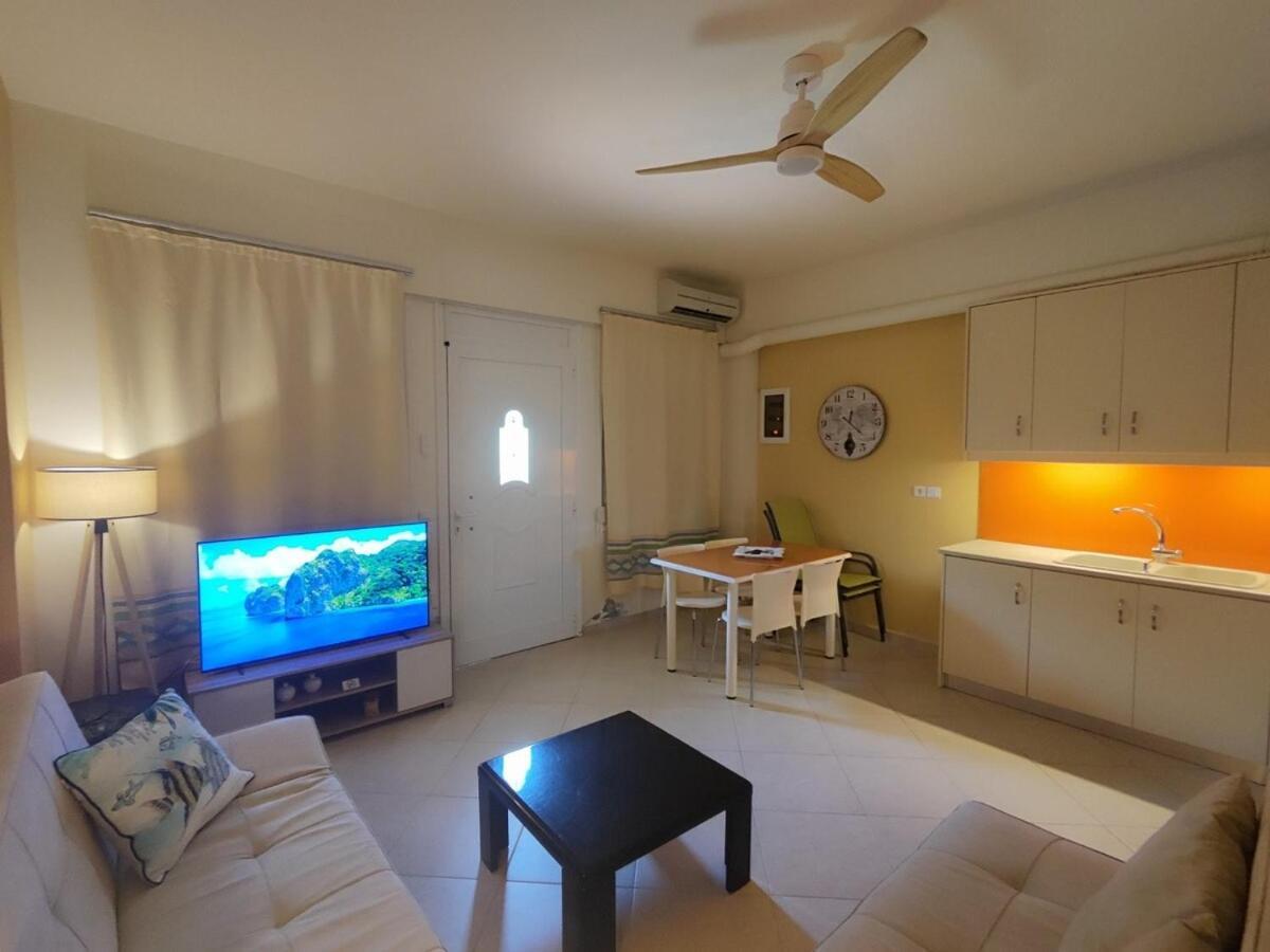 Beautiful Apartment Near The Beach