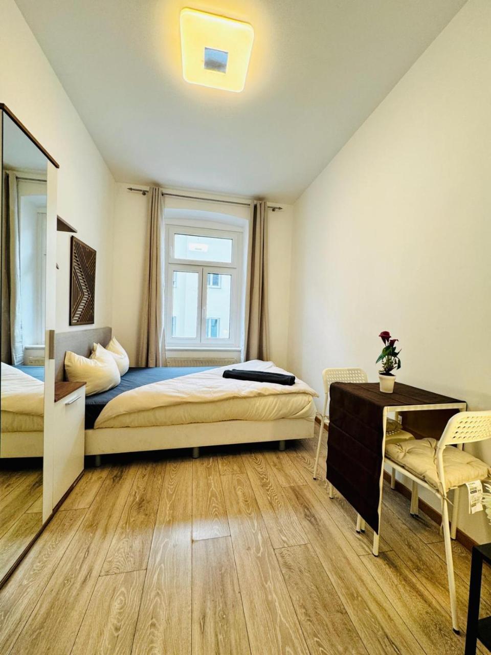 Stylish 4br 10 Min Transport To Stadthalle
