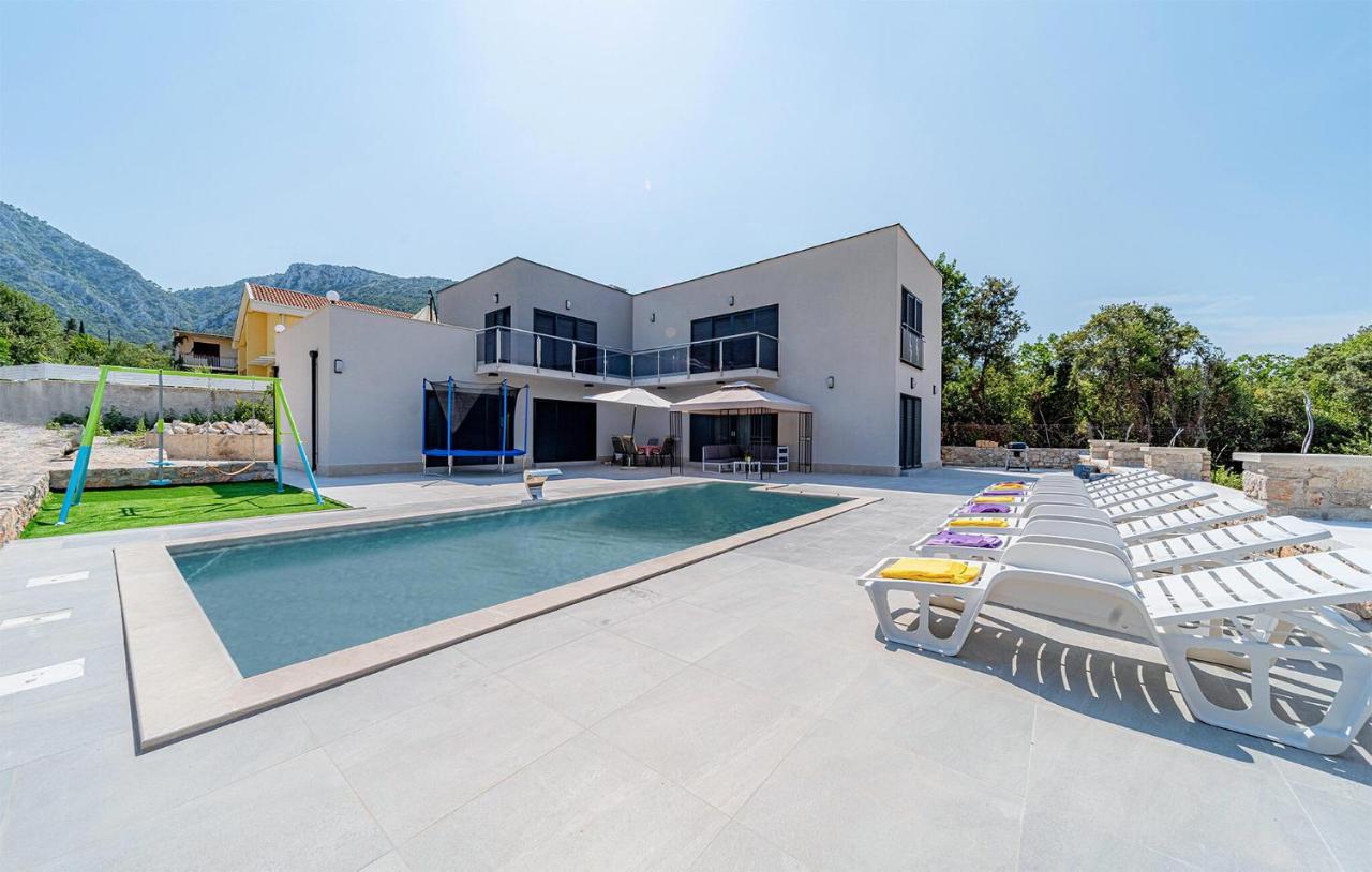 Stunning Home In Duba Stonska With Wifi