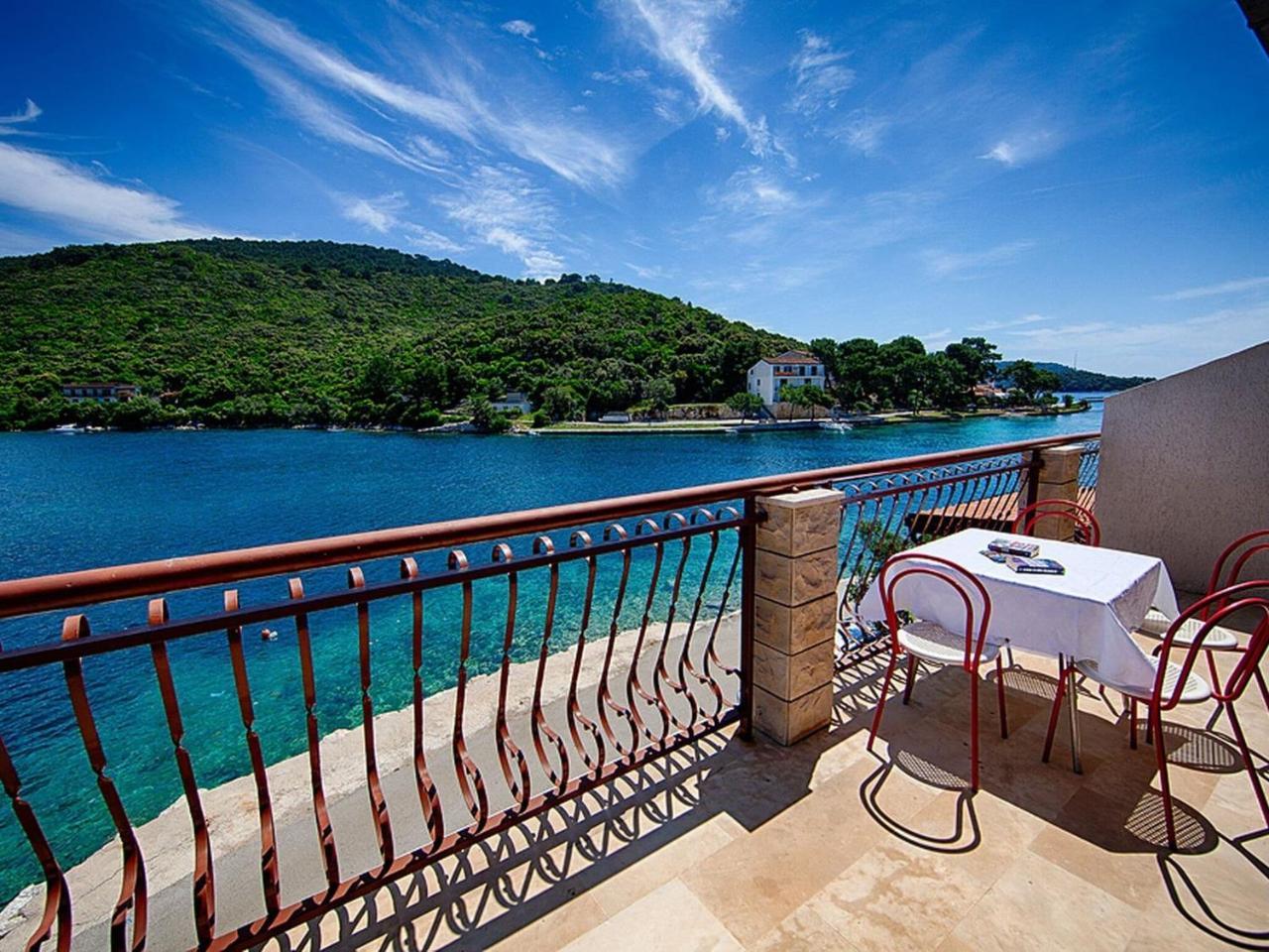 Apartments Malo Lago One-bedroom Apartment With Balcony & Sea View 2nd Floor Apartment 5