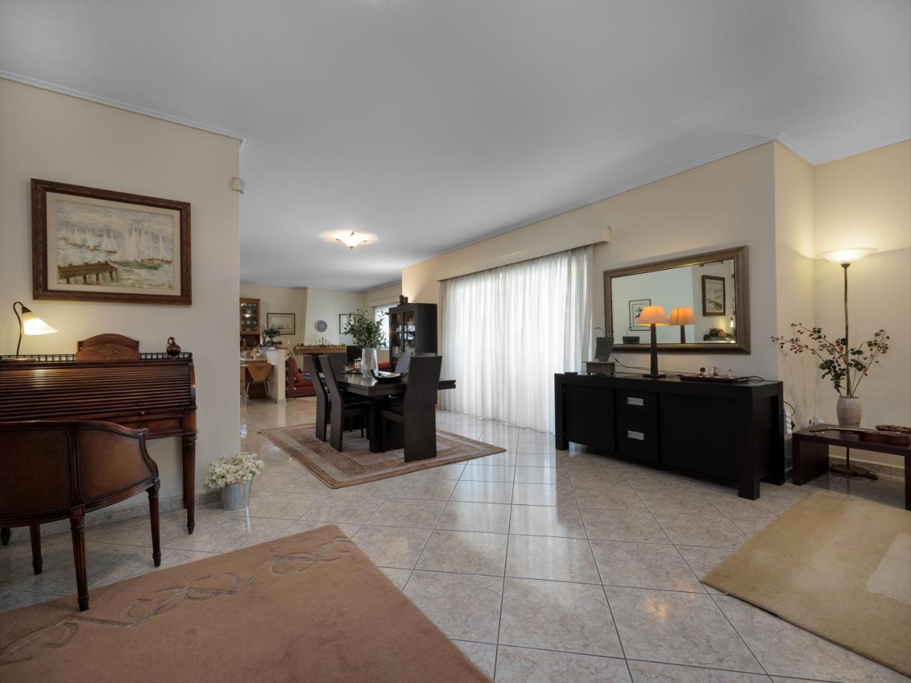 Luxury Maisonette With Balcony In Palaio Faliro Athens