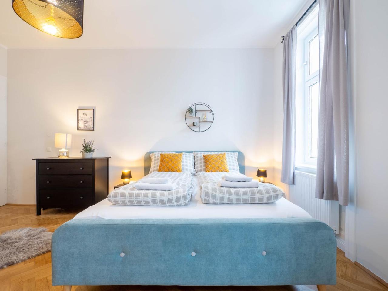 Shopping & Gourmet In Mariahilf