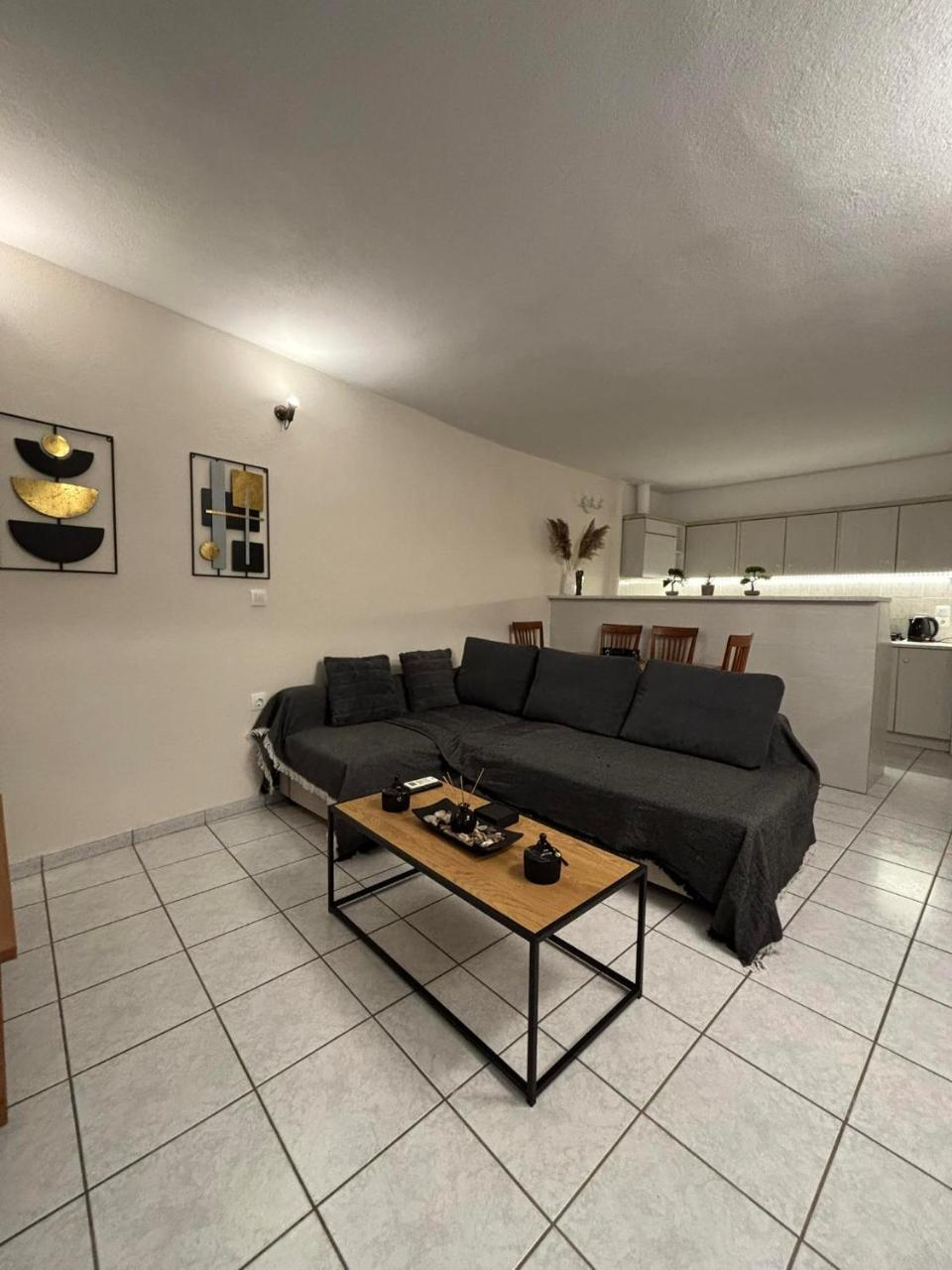 Cozy Apartment by Athens