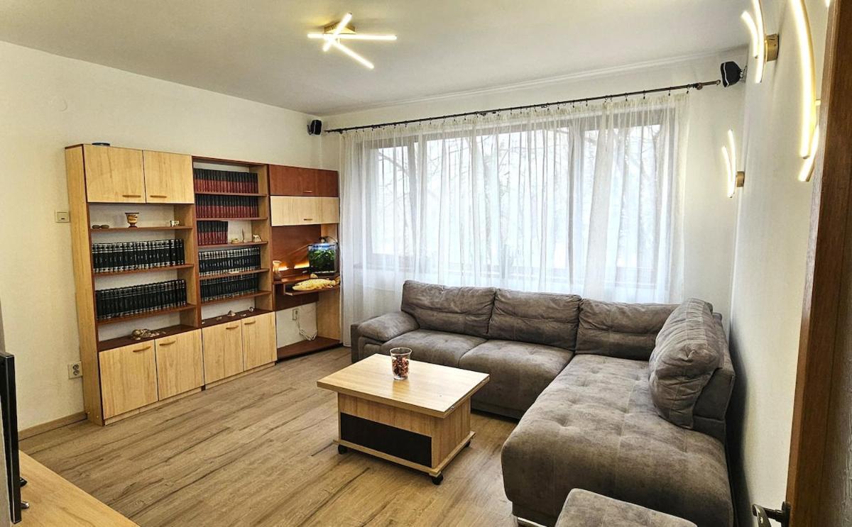 Yb Apartments