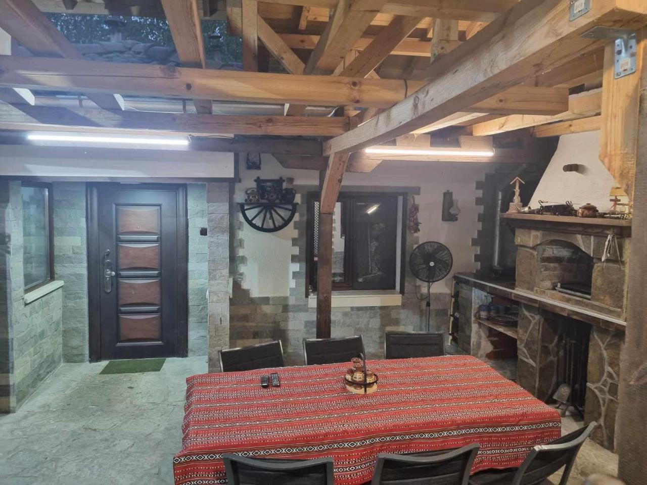 Kyshta Za Gosti Yulka