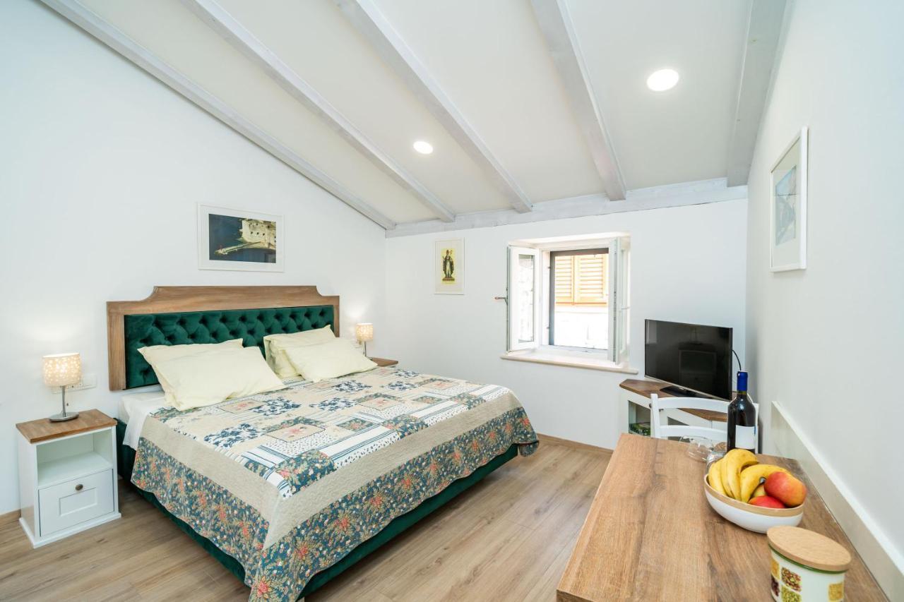 Solis Rooms Old Town