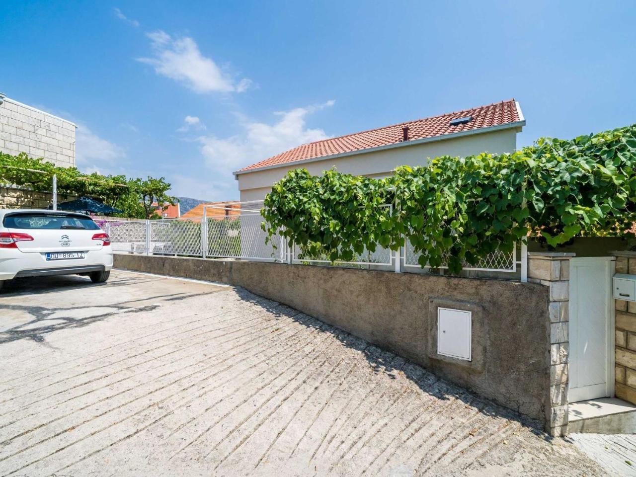 Guest House Vulic Studio Apartment With Terrace