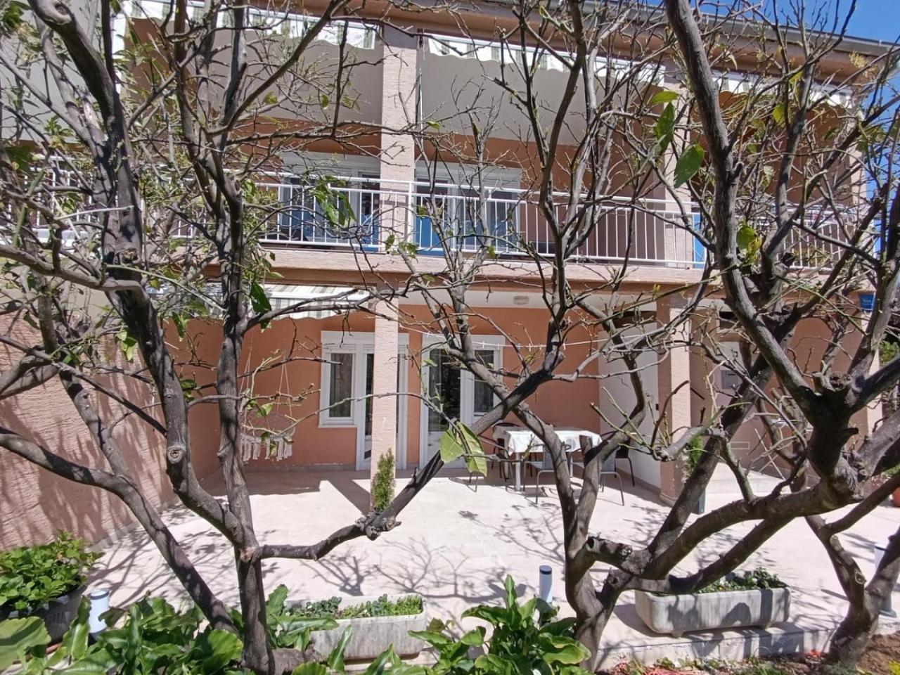 Apartman Ladini Lana
