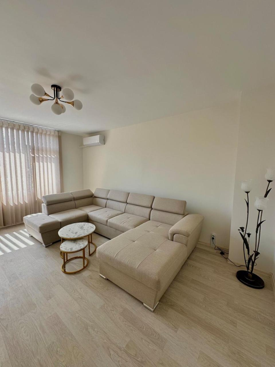 Cozy Home 2 Bedroom Apartment