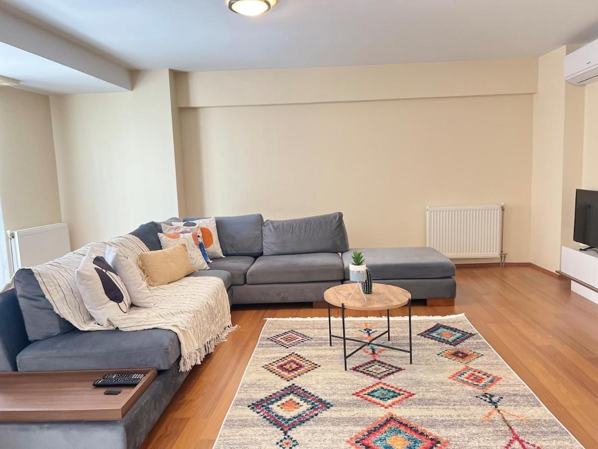 One Bedroom Central Apartment