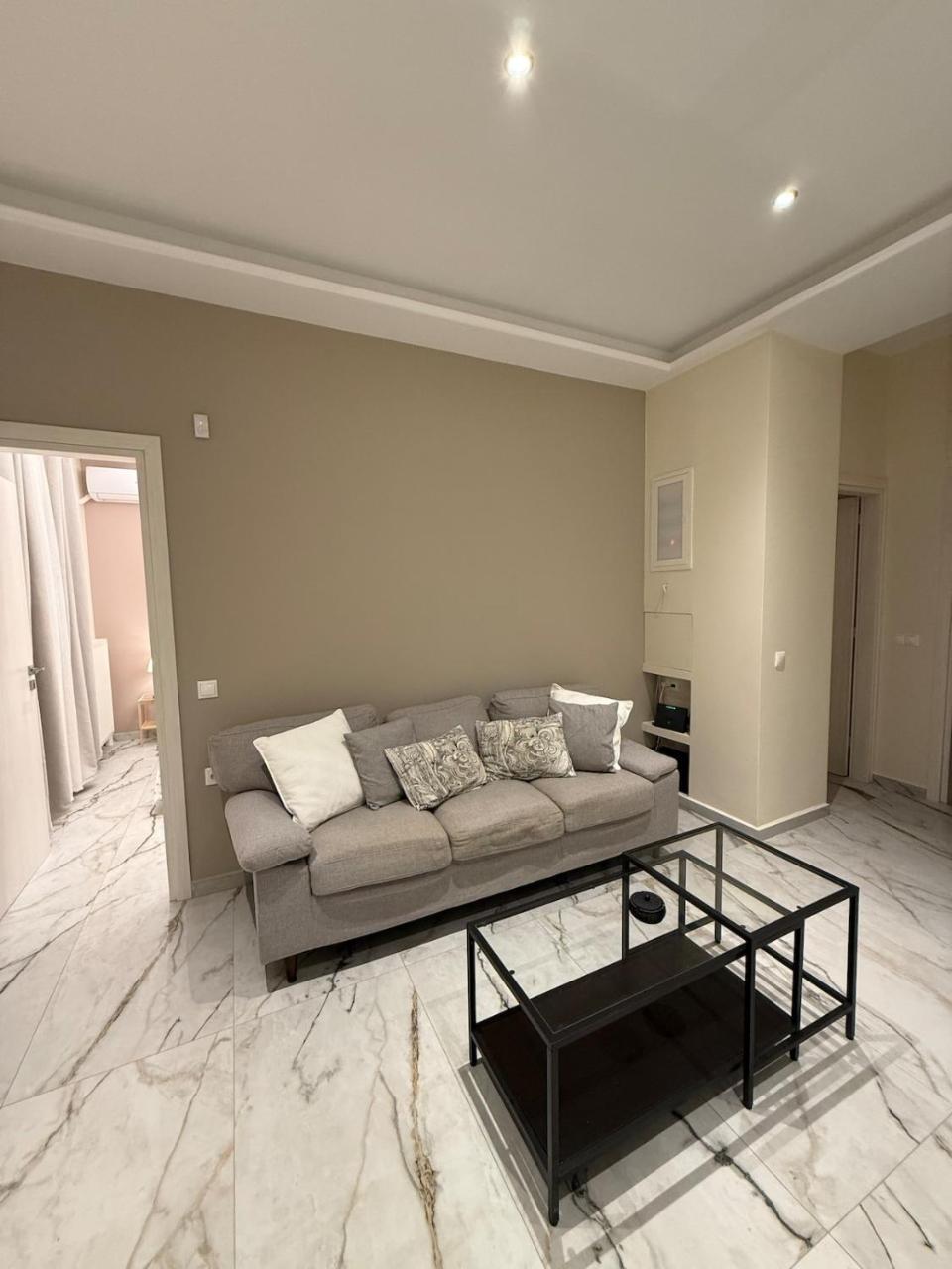 Luxy Renovated Flat With Patio