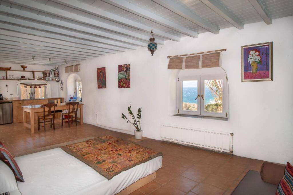 Lilly's Seaview Apartment