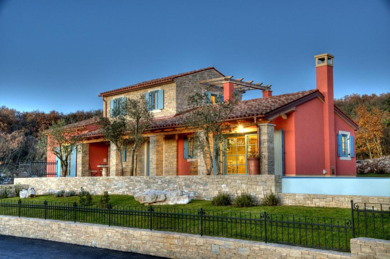 Villa Parona With Private Pool