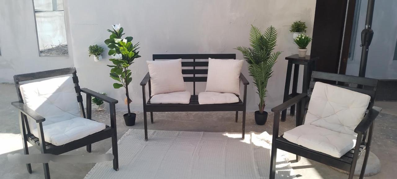 Spacious Seaside House In Nea Makri