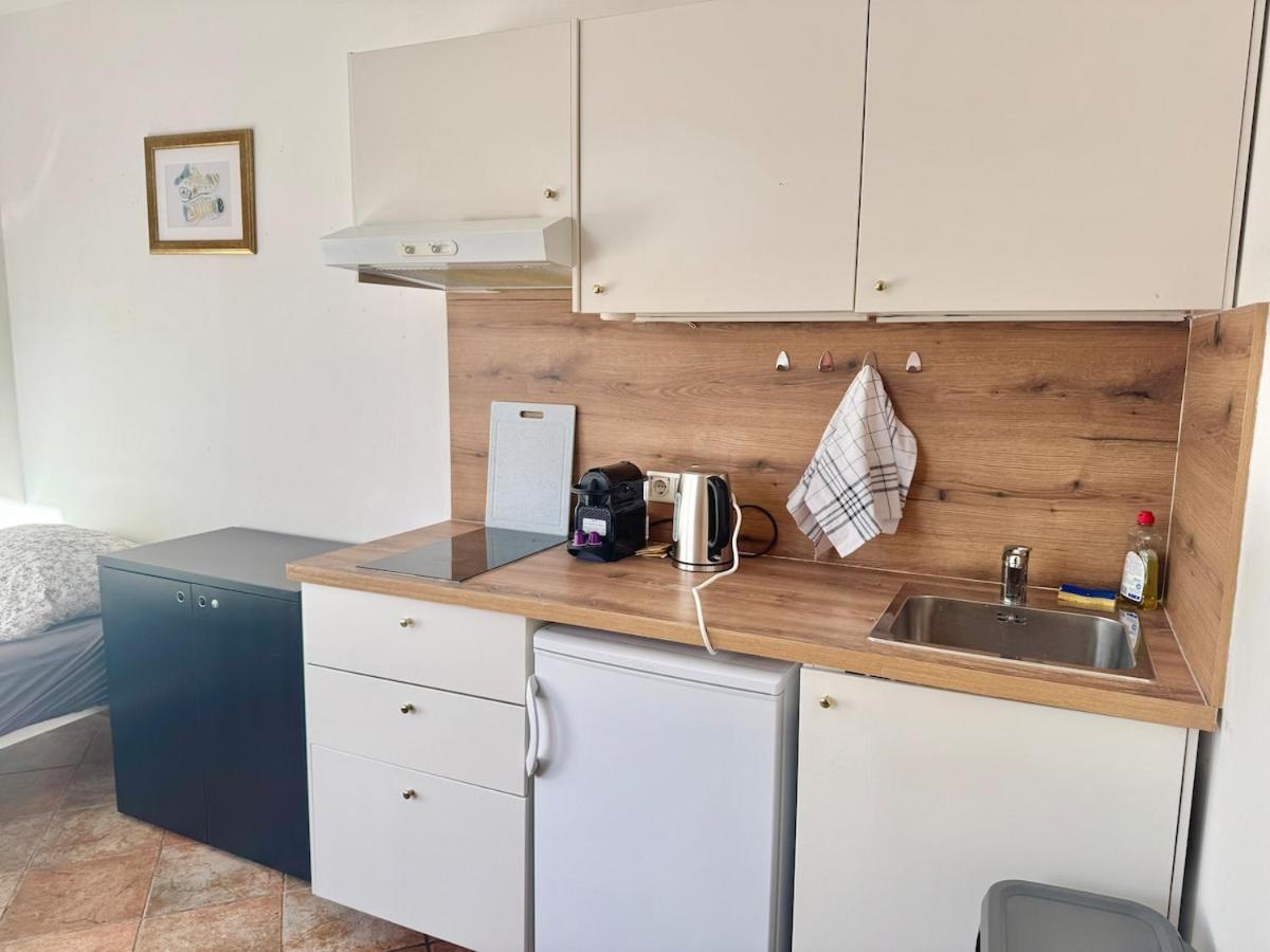 Studio Apartment With Parking & Fitness Room