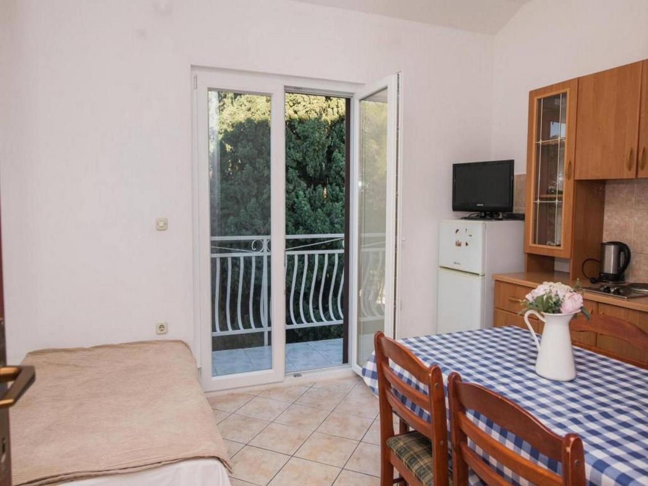 Apartment In Picturesque Ibenik-brodarica
