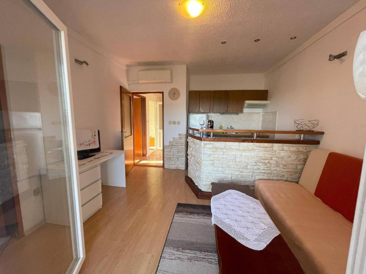 2 Bedroom Apartment In Zaton