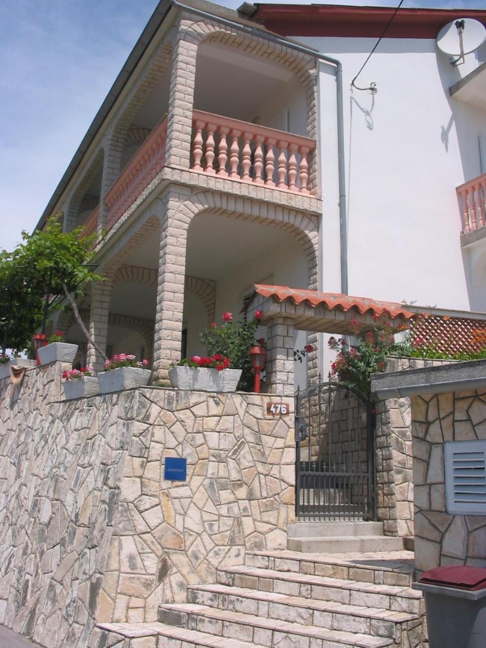 Apartmani Manuela Lopar