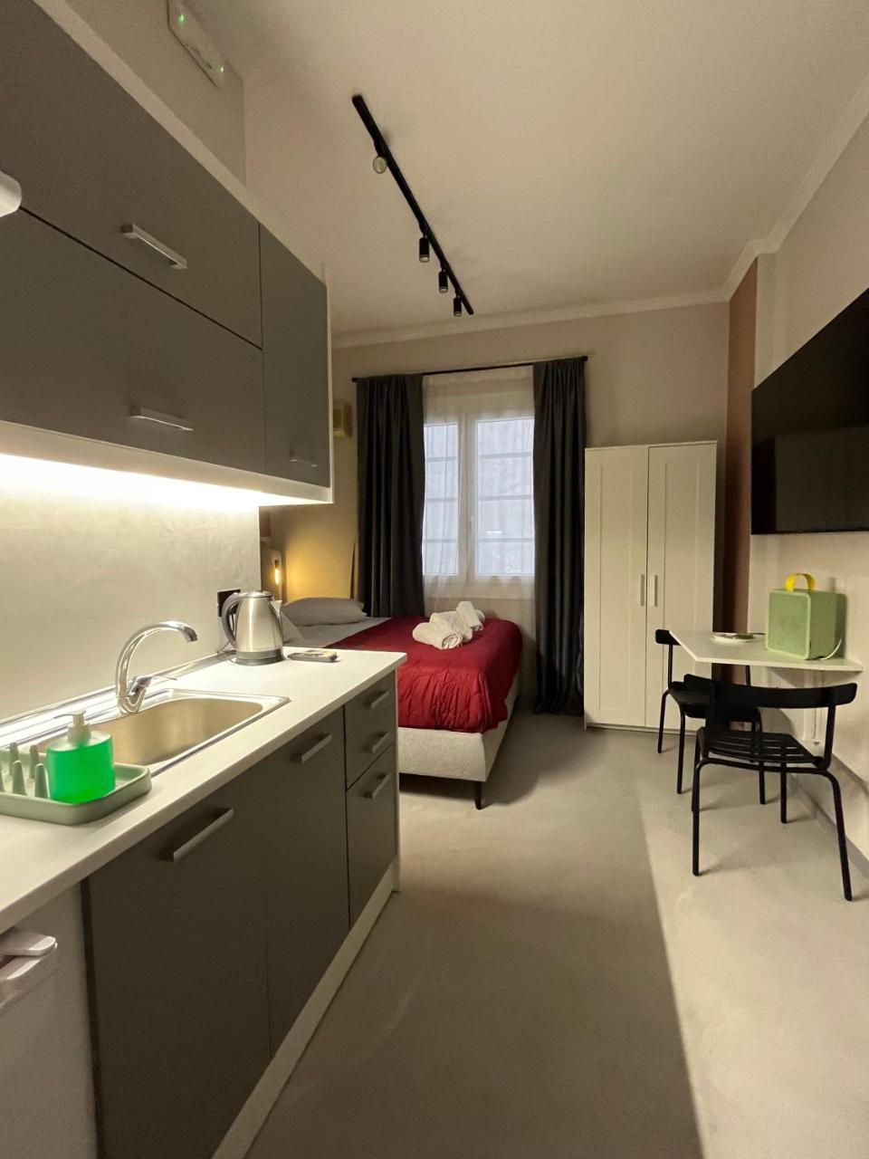 Iris Suite by Zeus Suites