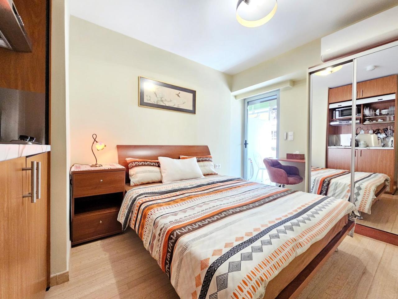 Elaine's Athens Riviera Studios