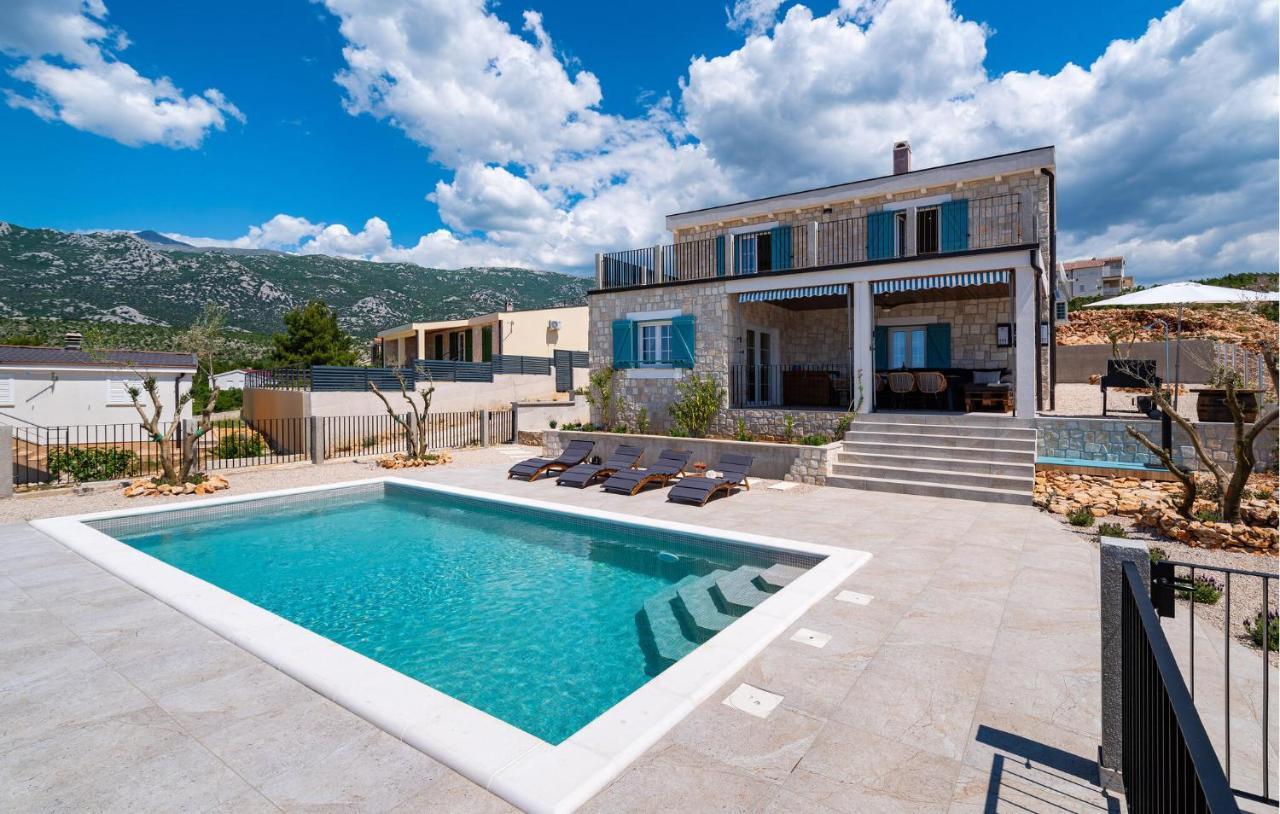 Nice Home In Rovanjska