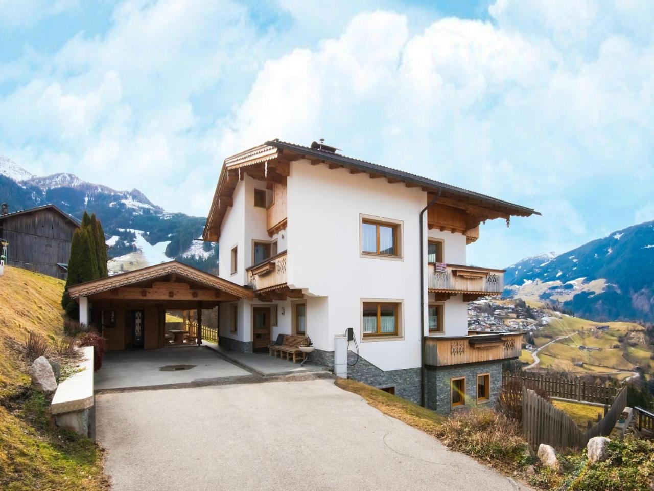 Chalet With Panoramic Terrace In Zell Am Ziller