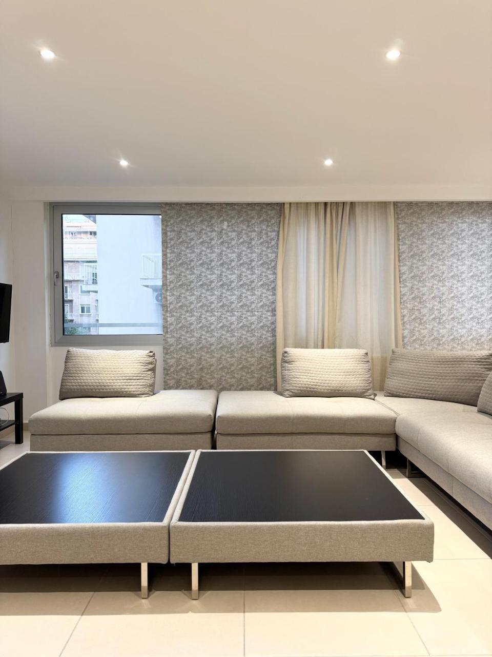 Spacious Athenian 2 Bedroom Apartment Next Metro & Museum