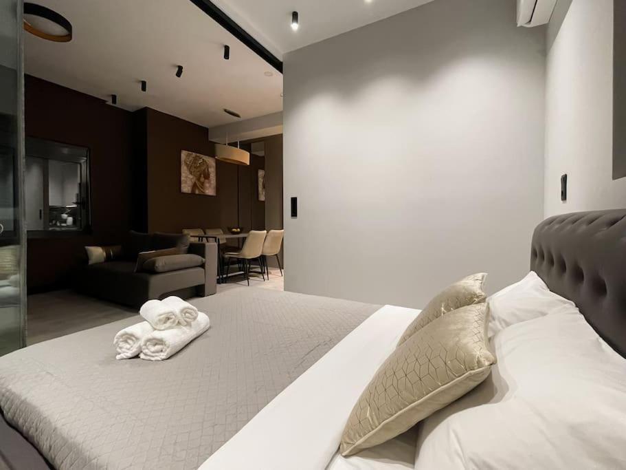 Lucky Central Home #22 Vipgreece