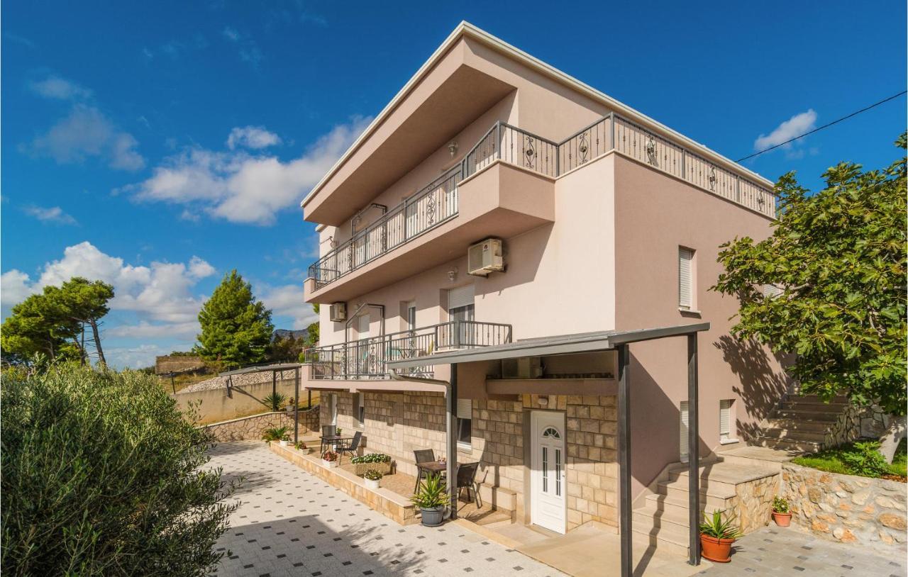 Two-bedroom Apartment In Mali Rat