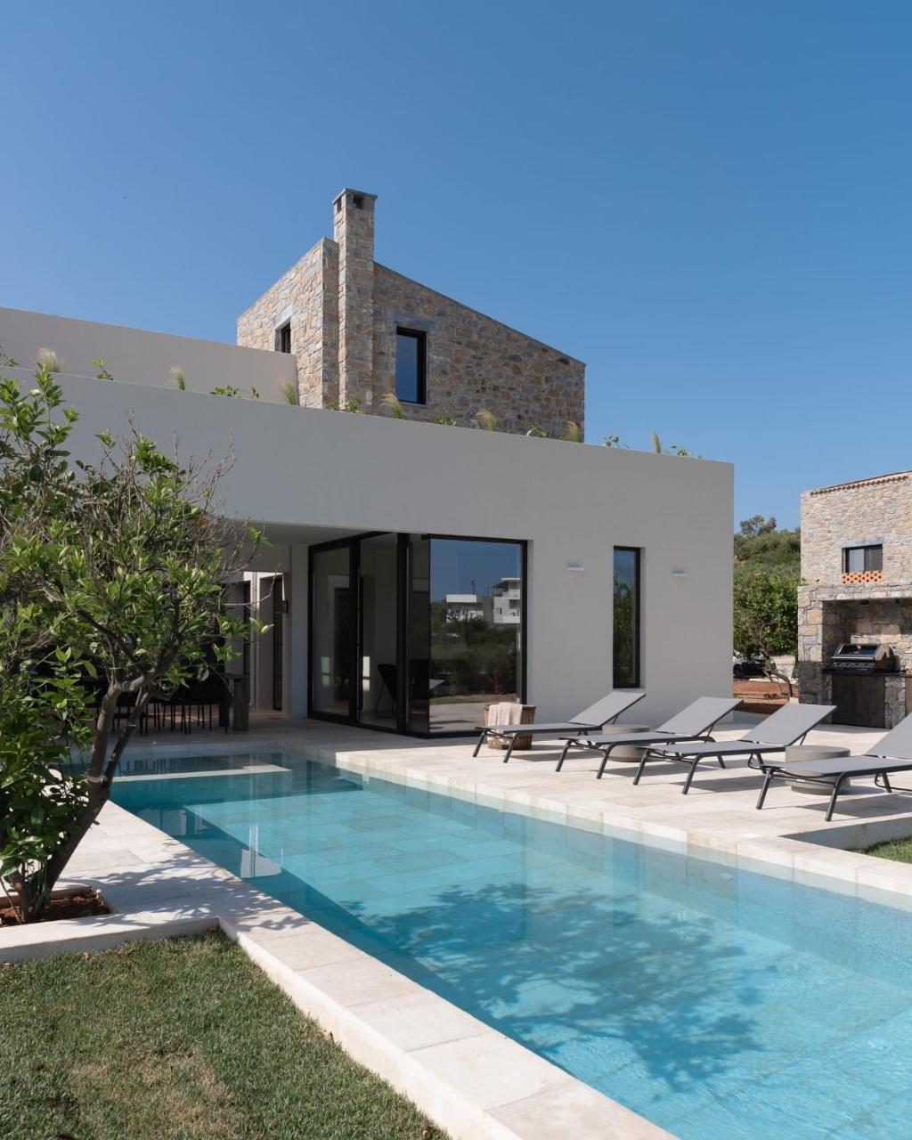 Magical Crete Villa| Villa Livani | Beautiful Landmark Views | Terrace & Private Pool | 4 Bedrooms | Rethymno