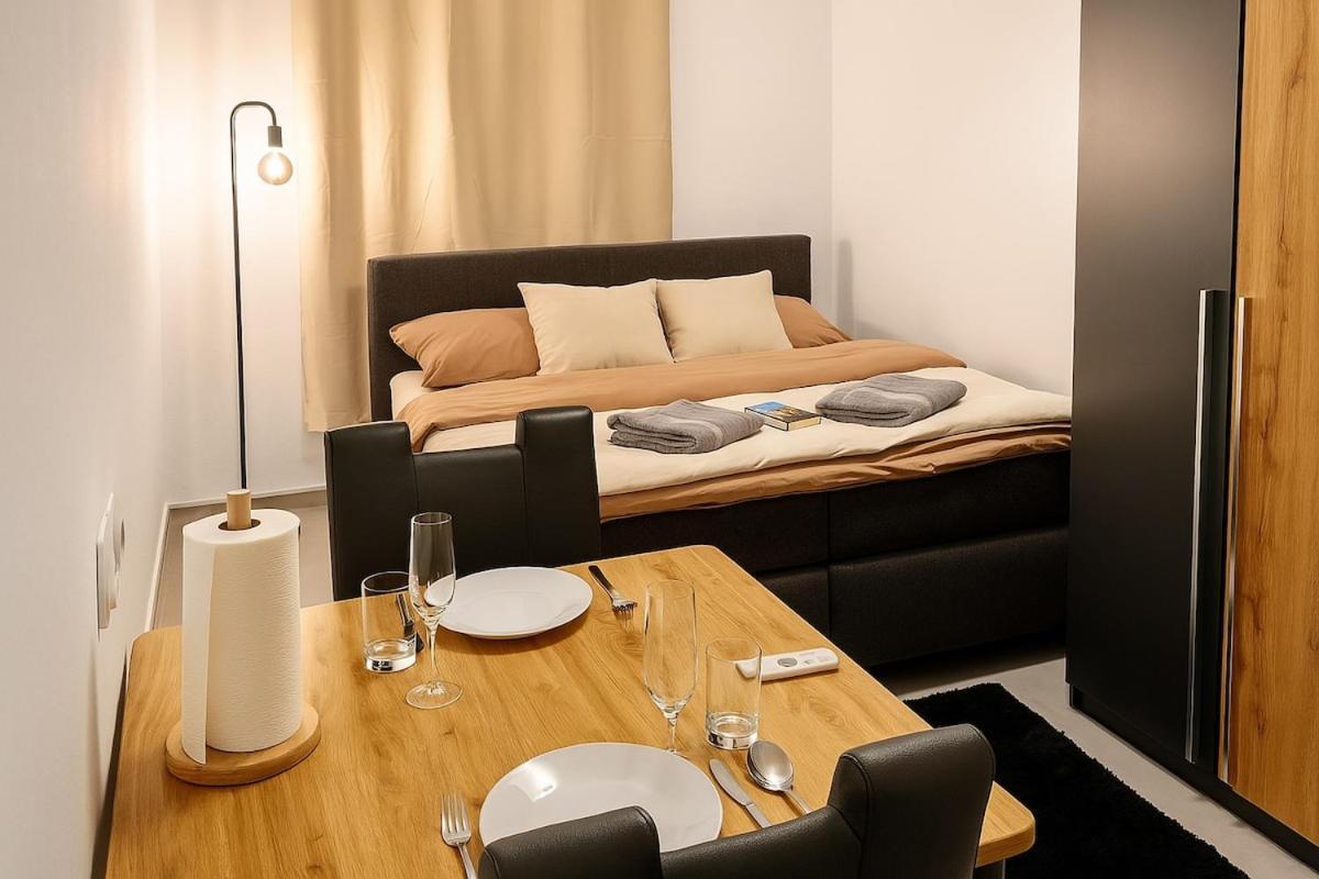Bright & Quiet City Apartment Near Schonbrunn