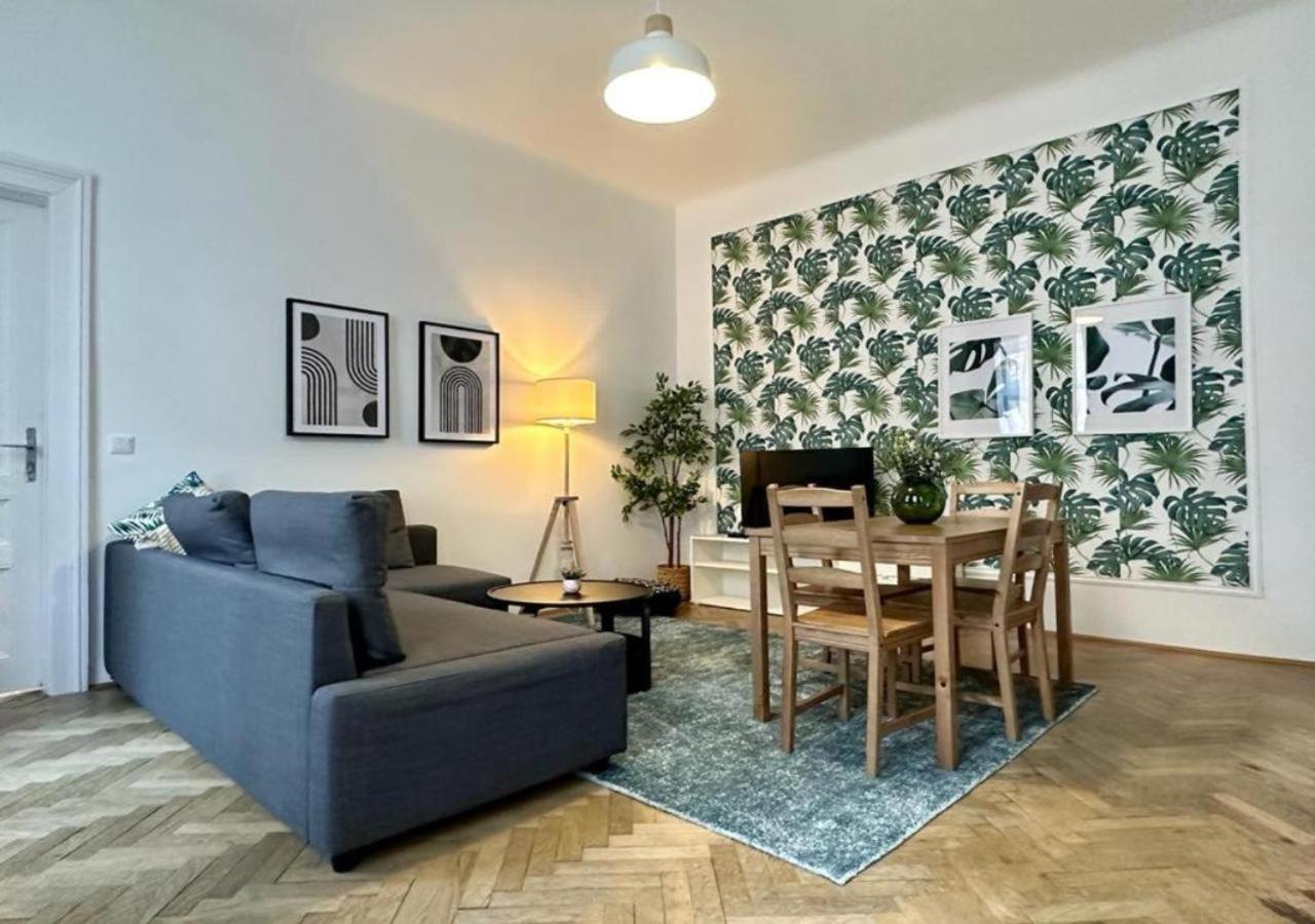 Separate Bedroom Near Schonbrunn