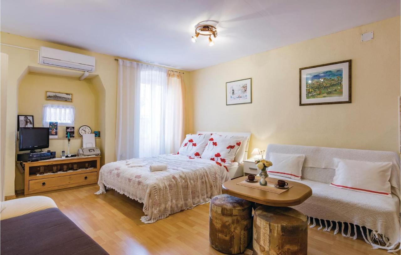 Cozy Apartment In Rovinj With Wifi