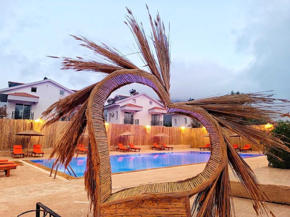 Sureyya Hotel by Kalipso