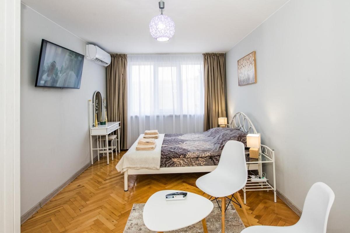 Cozy 2bdrm Near University & Free Street Parking