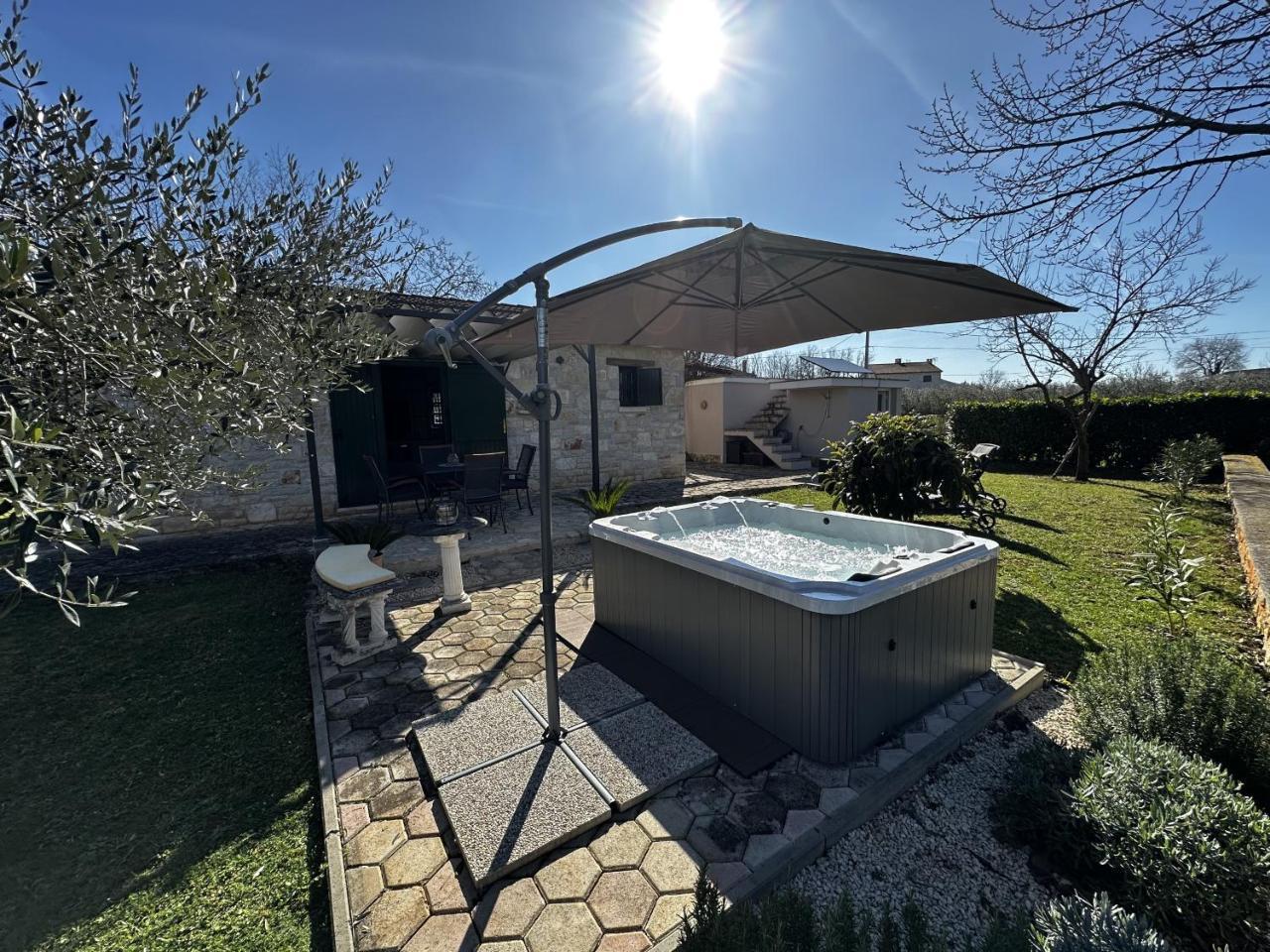 Casa Toni With Whirpool In Kastelir, Istria
