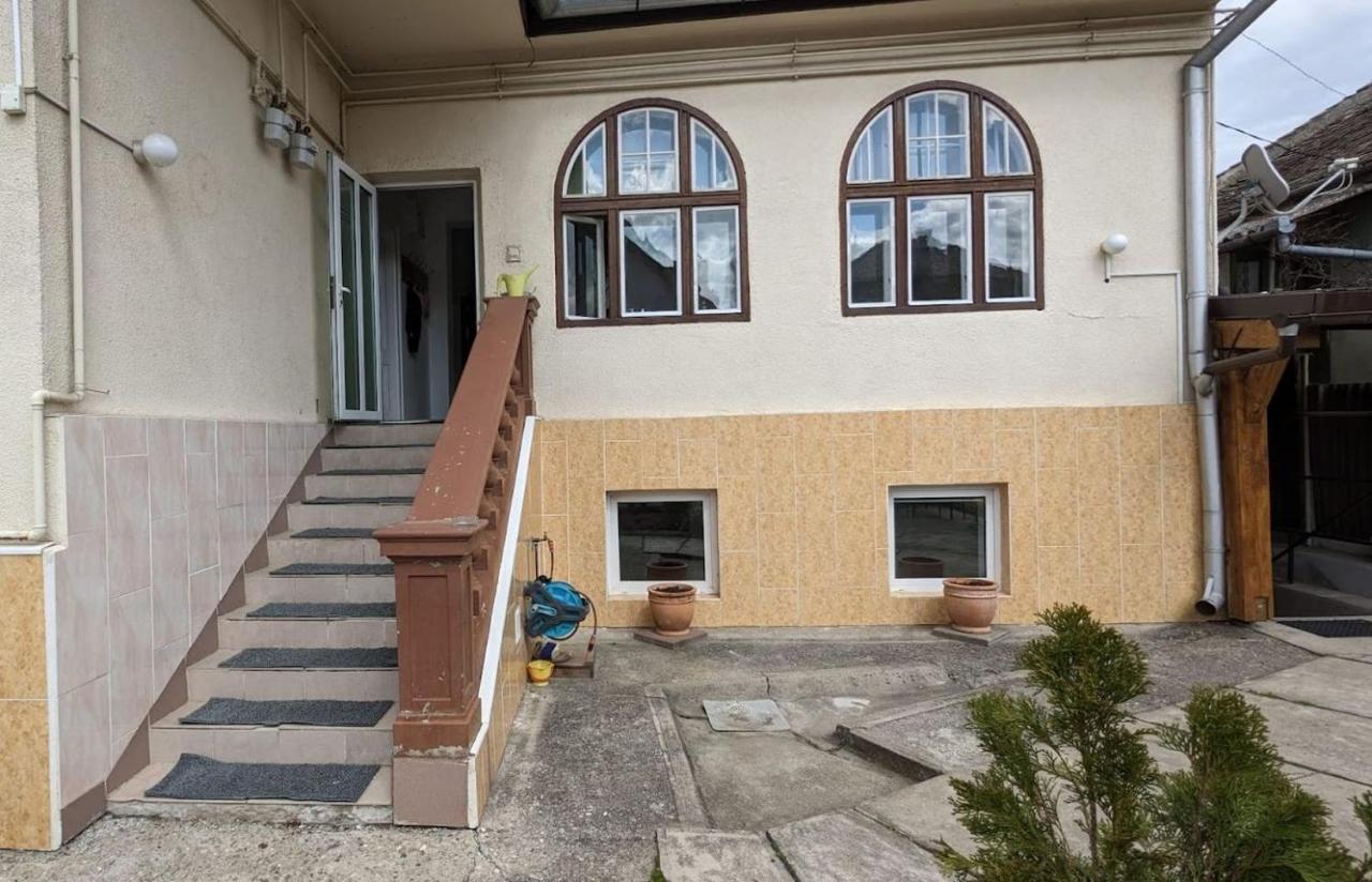 Sibiu Budget Rooms At Semibasement Demisol