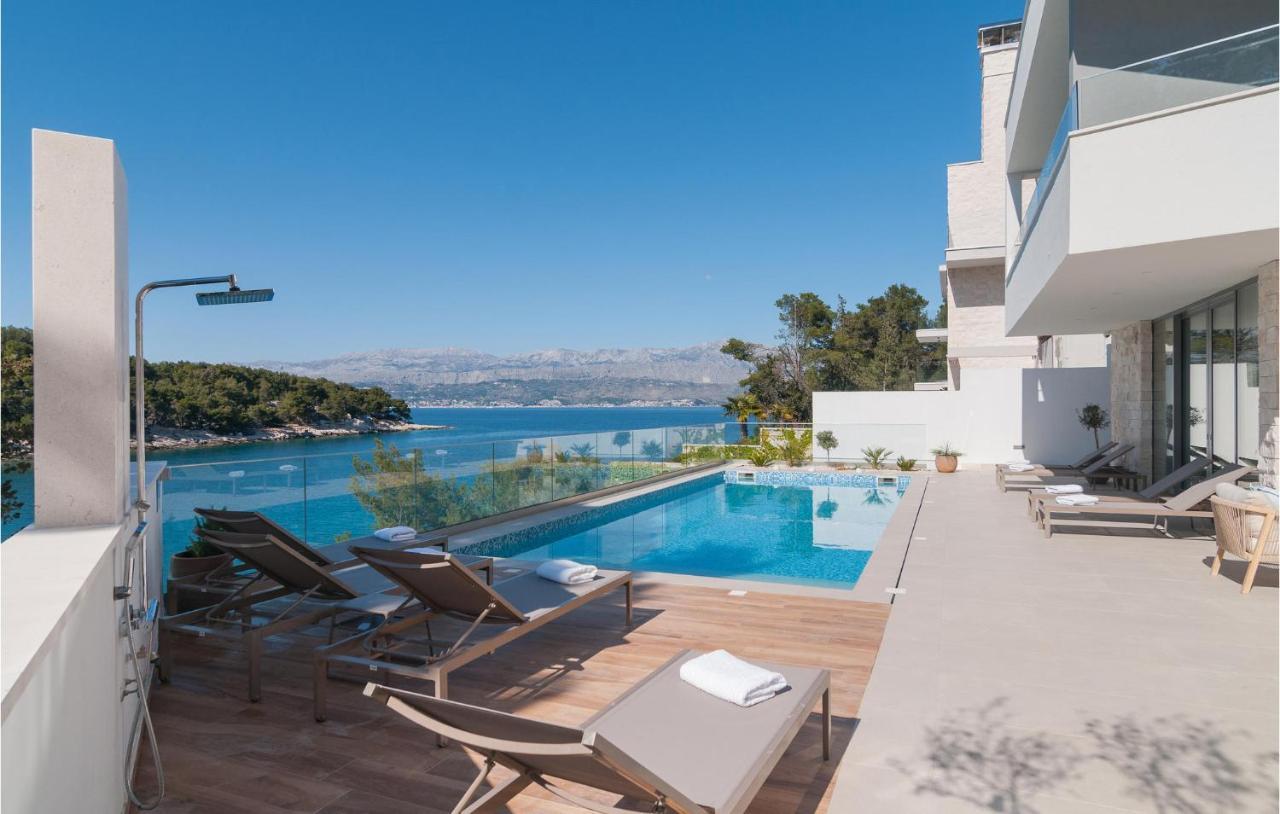 Awesome Home In Splitska With Sauna