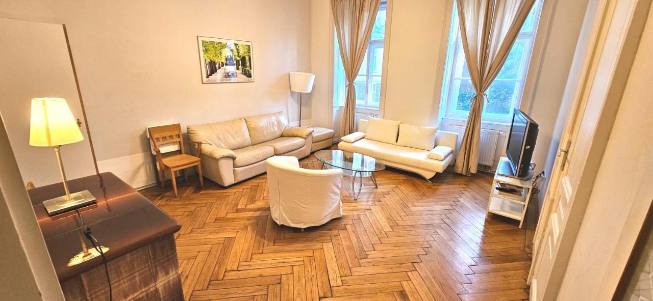 Sobieski Sigmund Freud Apartment