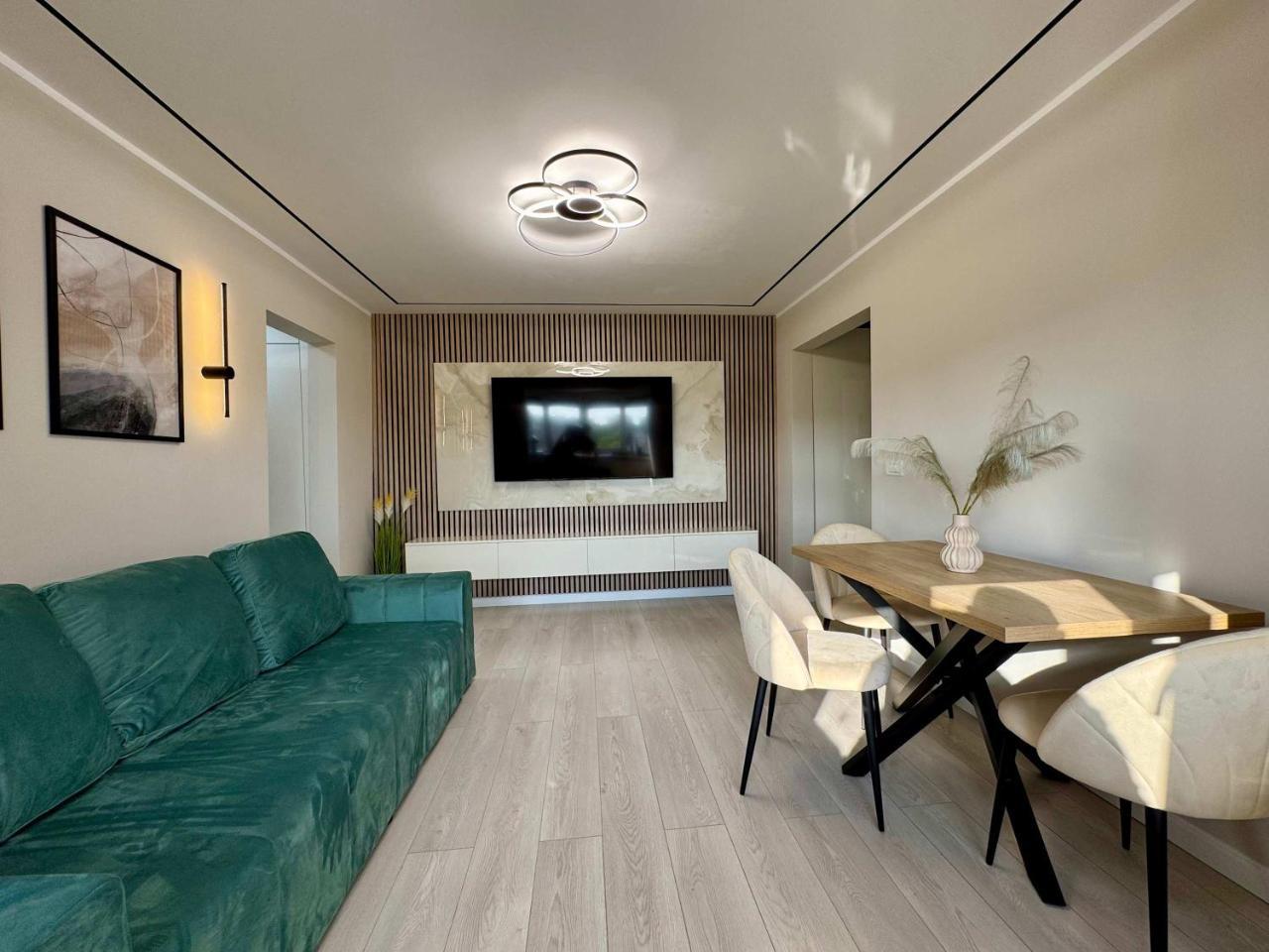 Joy City Stay Torontalului 25