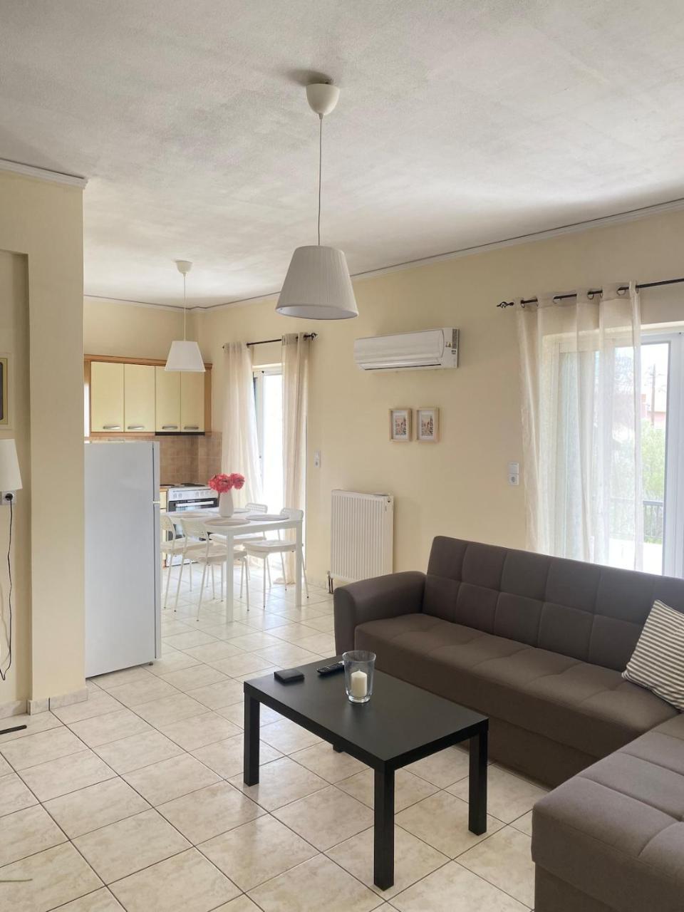 Nan Apart 2, Salamina