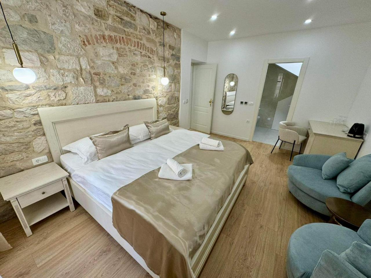 Grace Rooms Split Heart Of The Old Town