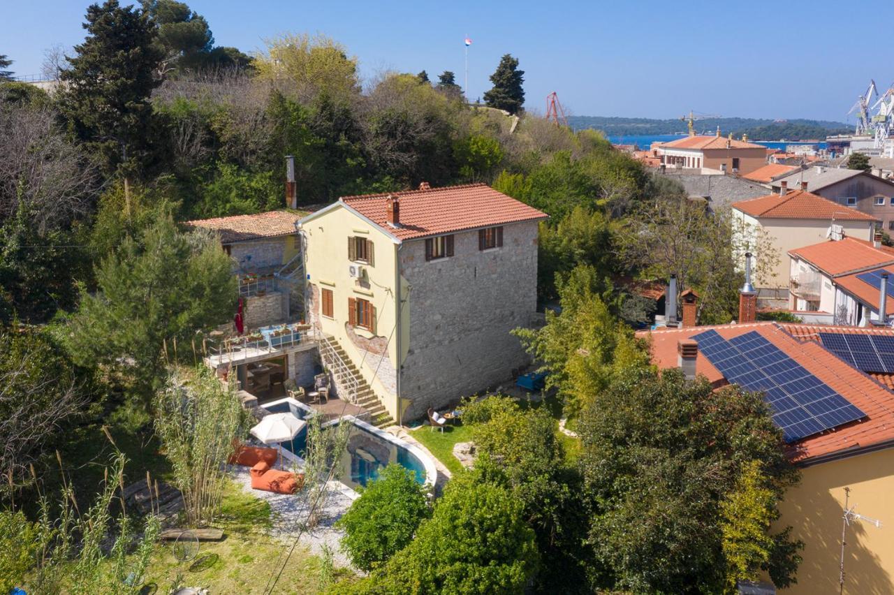 Casa Castel Old Town House