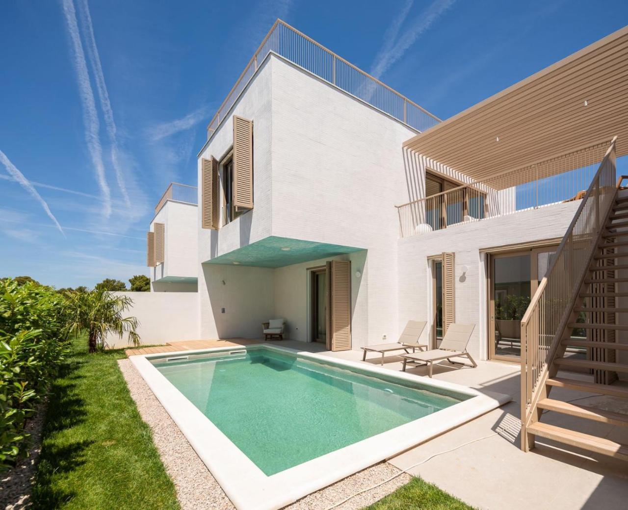 Bronzees Celeste Villas by Irundo