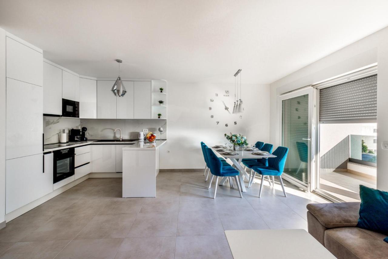 Marko New Sea View Apartment With Free Parking