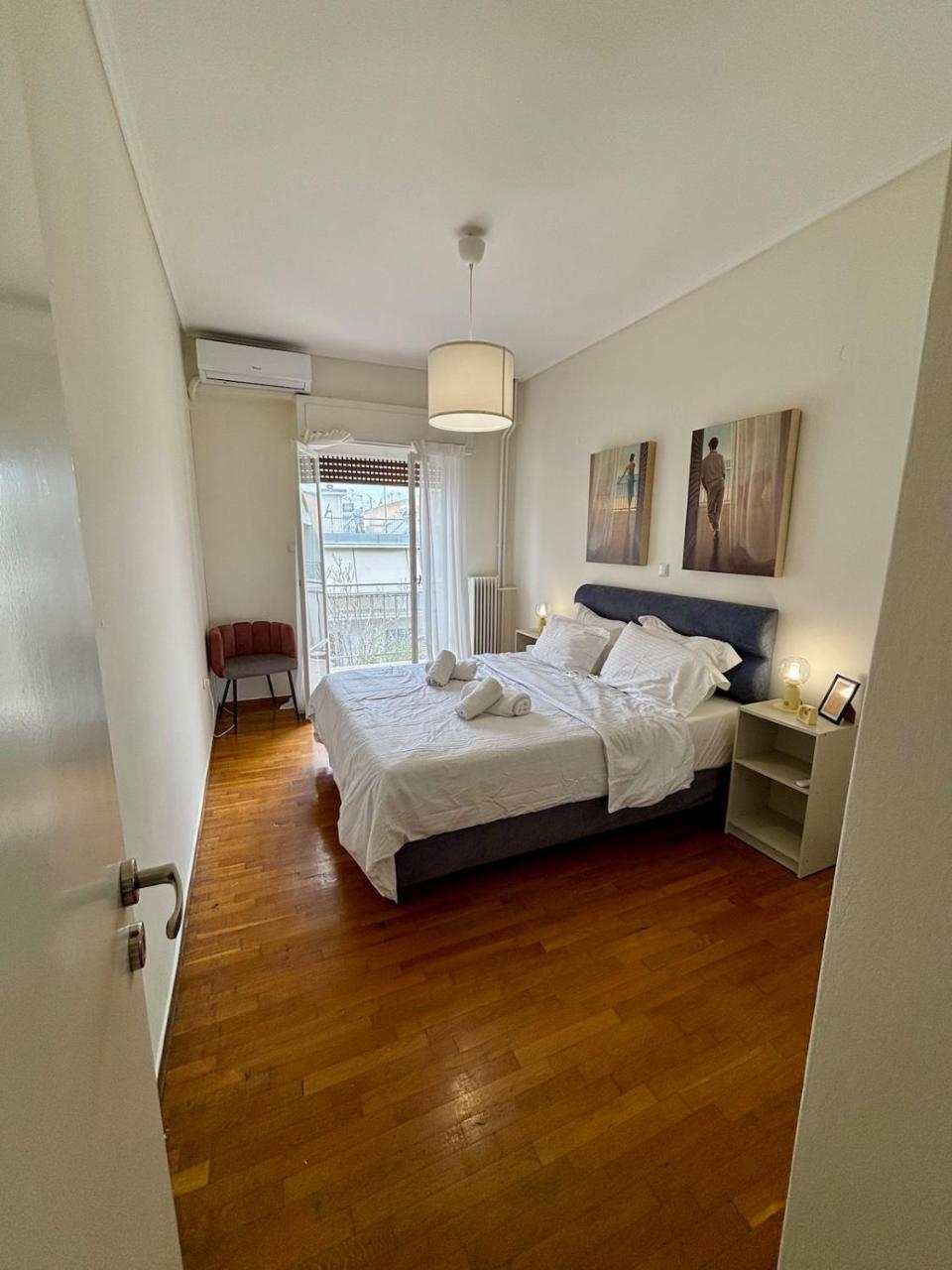 At Polyla Everything Close,nothing Loud