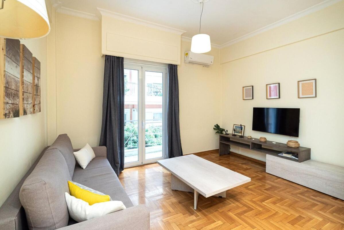 Casa Del Guerriero, Athens